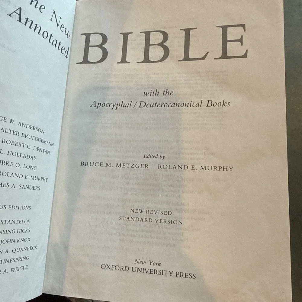 The New Oxford Annotated Bible with the Apocrypha: New Revised Standard NRSV
